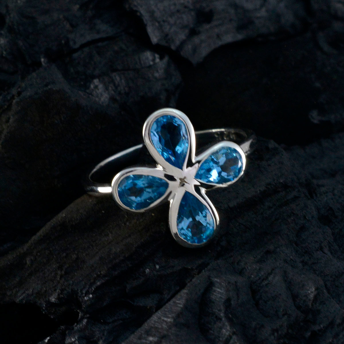 Yan Floral Blue quarter Ring