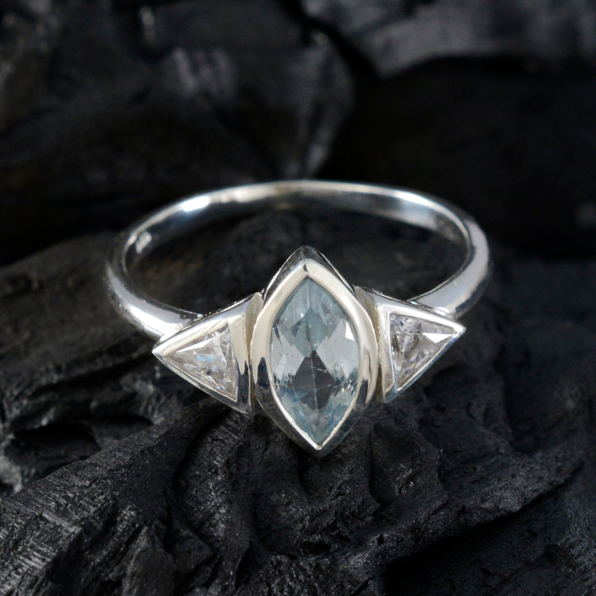 Chen Fairytale Blue Trilogy Ring