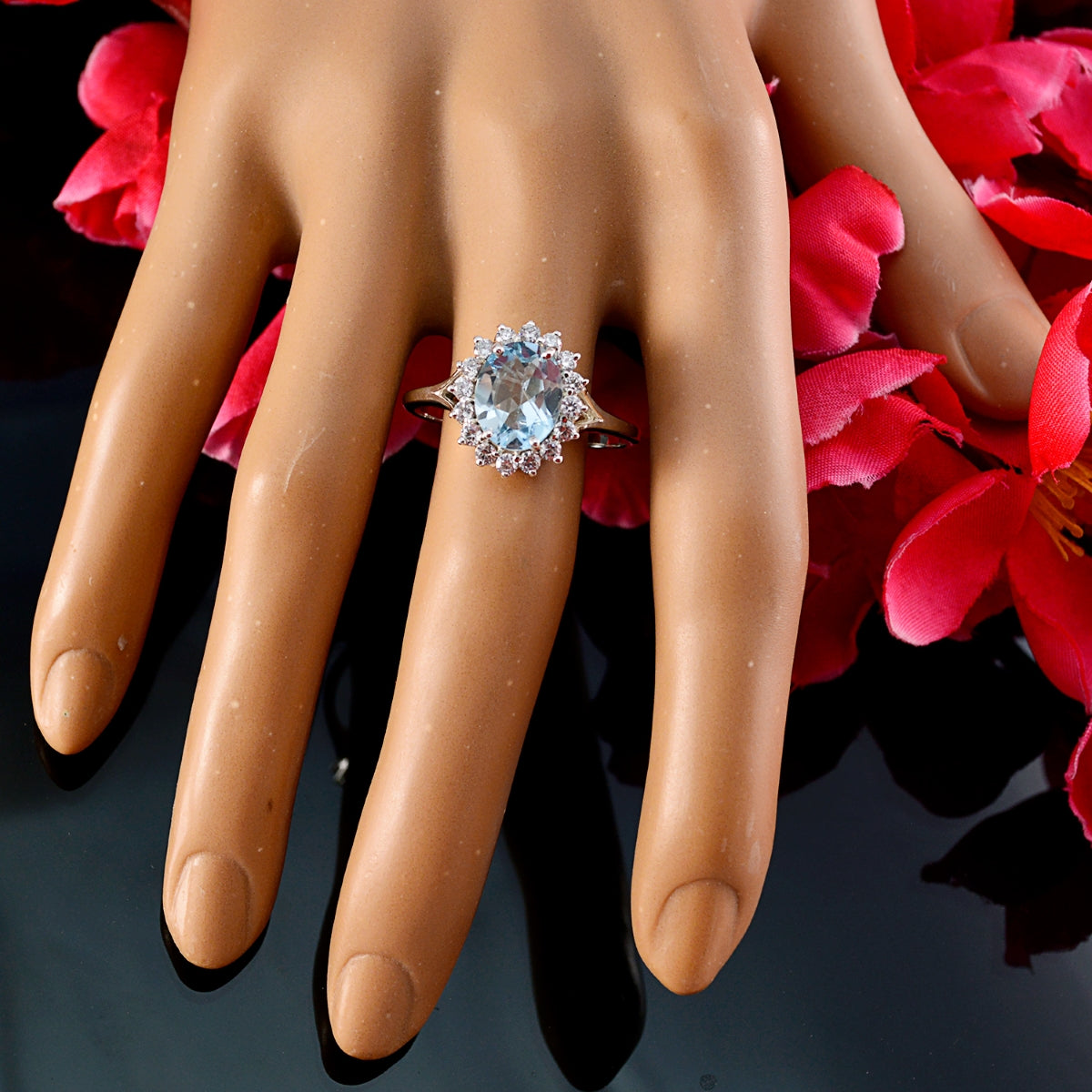 Antonia Trendy Blue Halo Ring