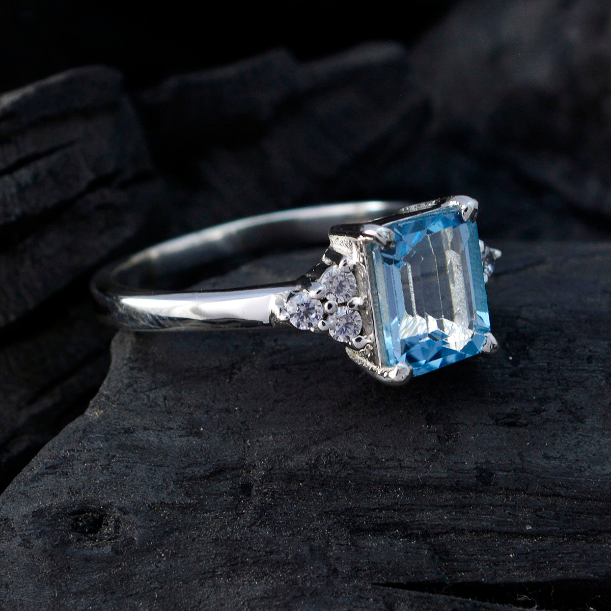 Abigail Modern Blue Halo Ring