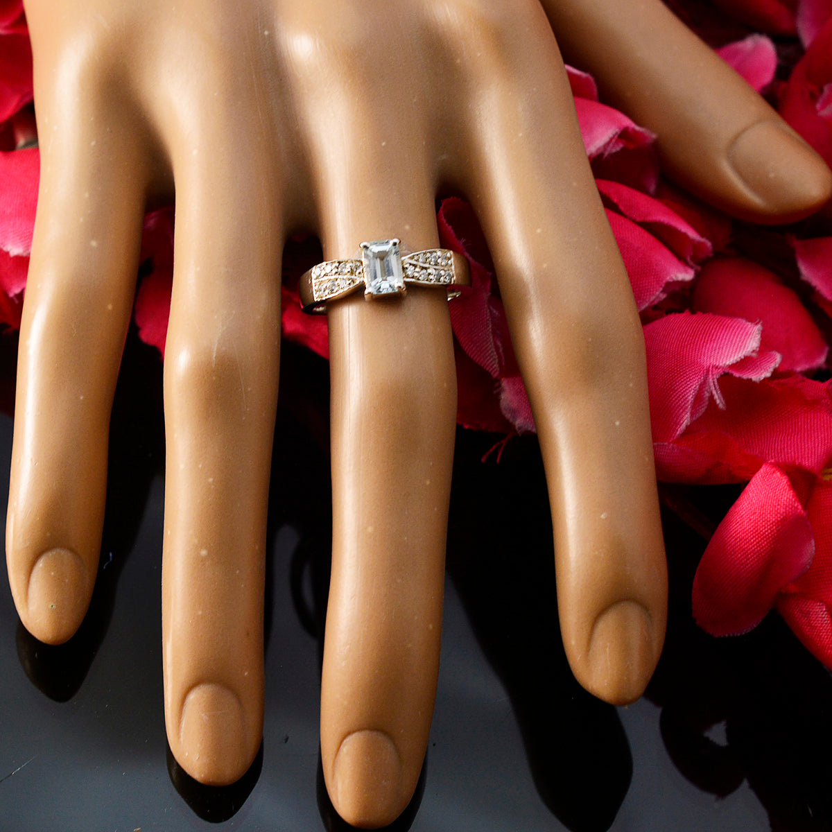 Amanda Graceful Blue Halo Ring