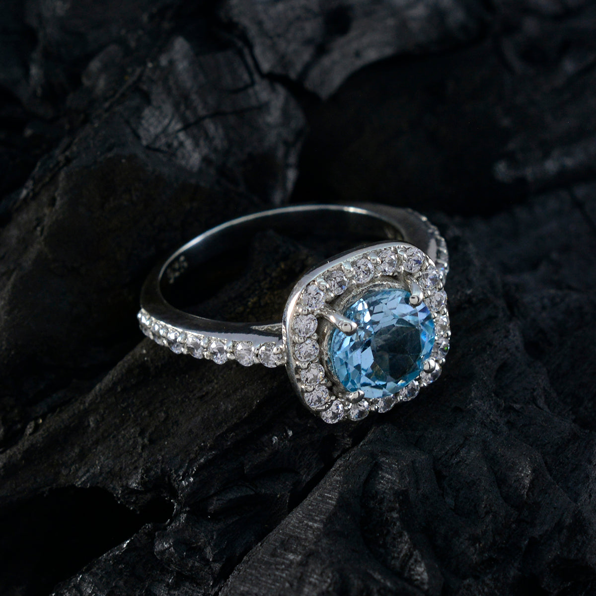 Ángeles Trendy Blue Halo Ring