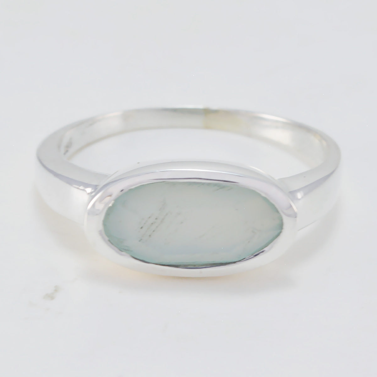 Seo-yeon Romantic Aqua Solitaire Ring