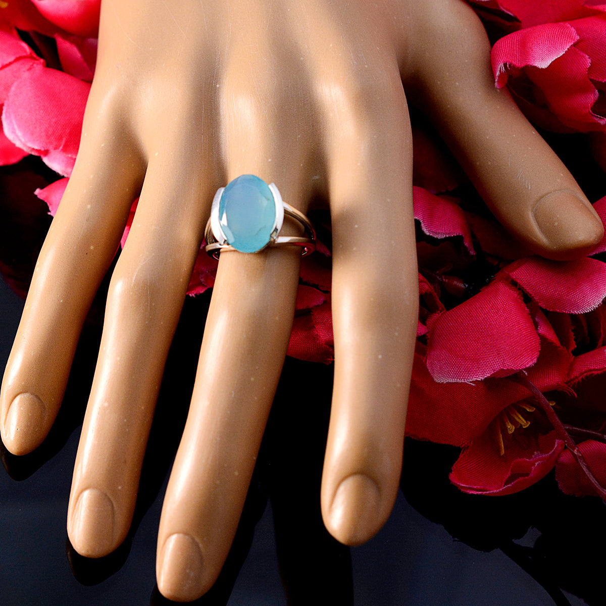 Lakshmi Glamorous Blue Solitaire Ring