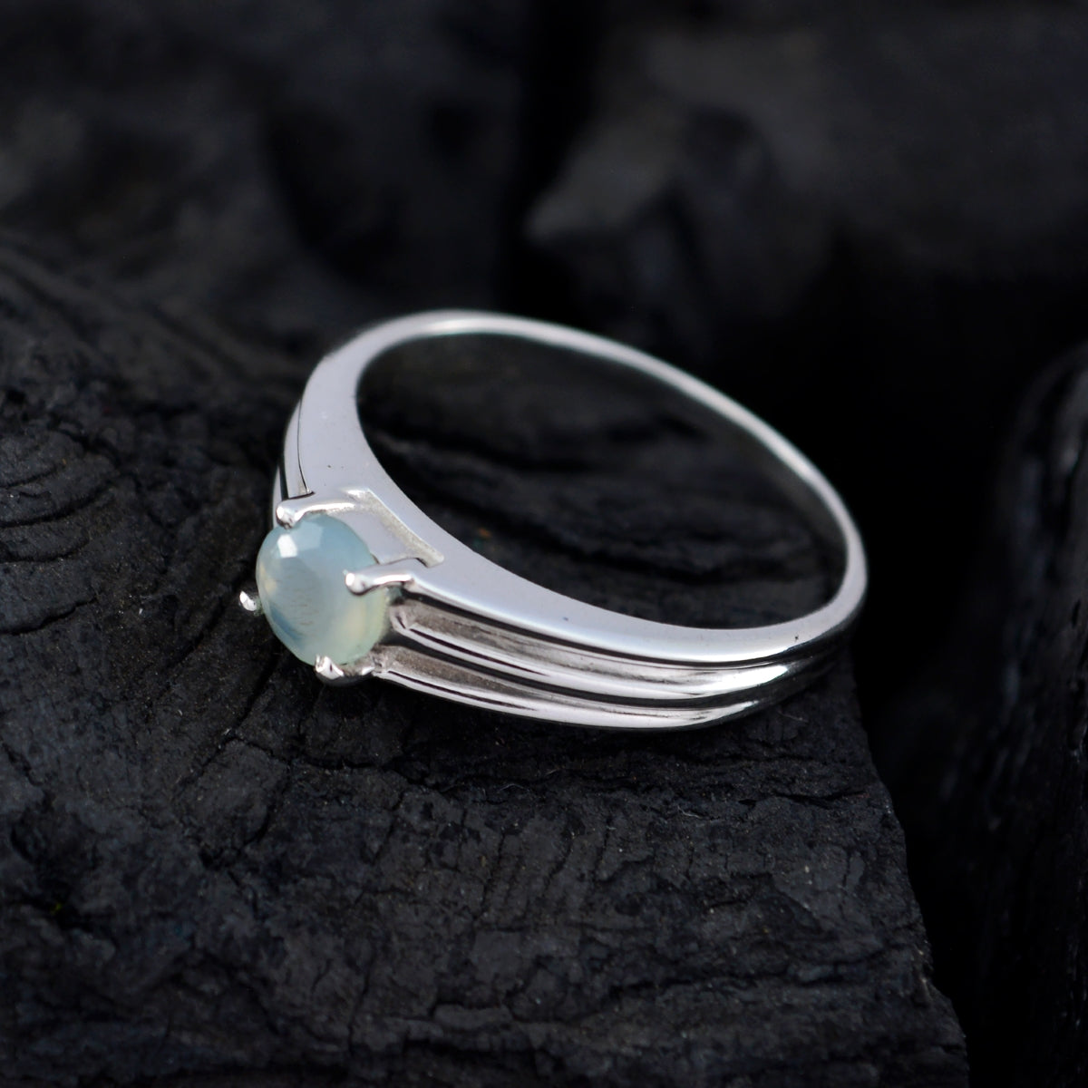 Ha-eun Fairytale Blue Solitaire Ring