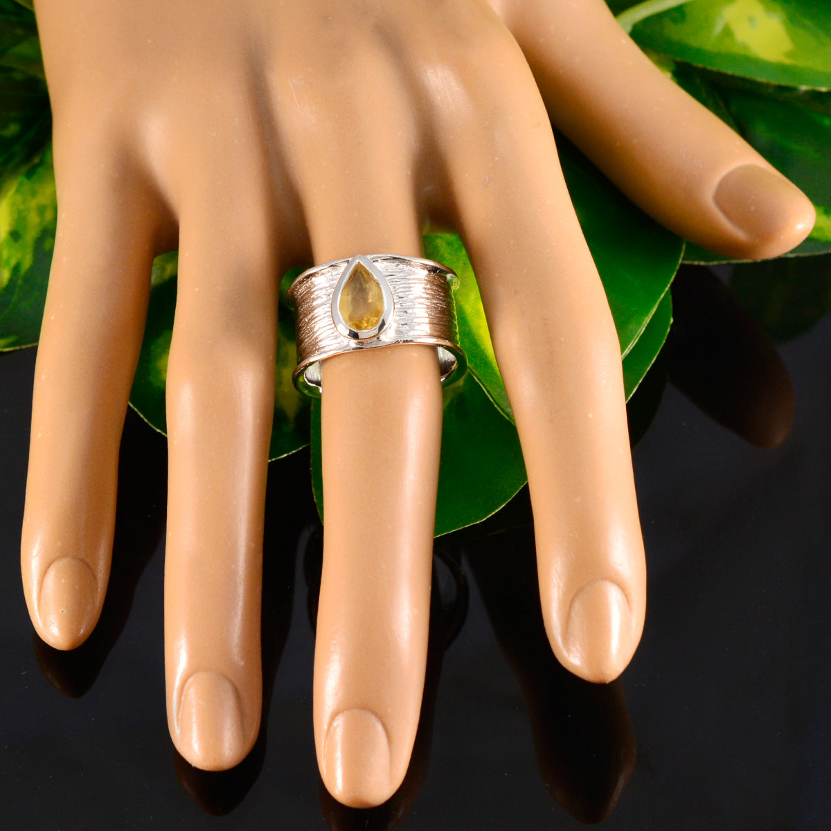 Siti Victorian Yellow Solitaire Band