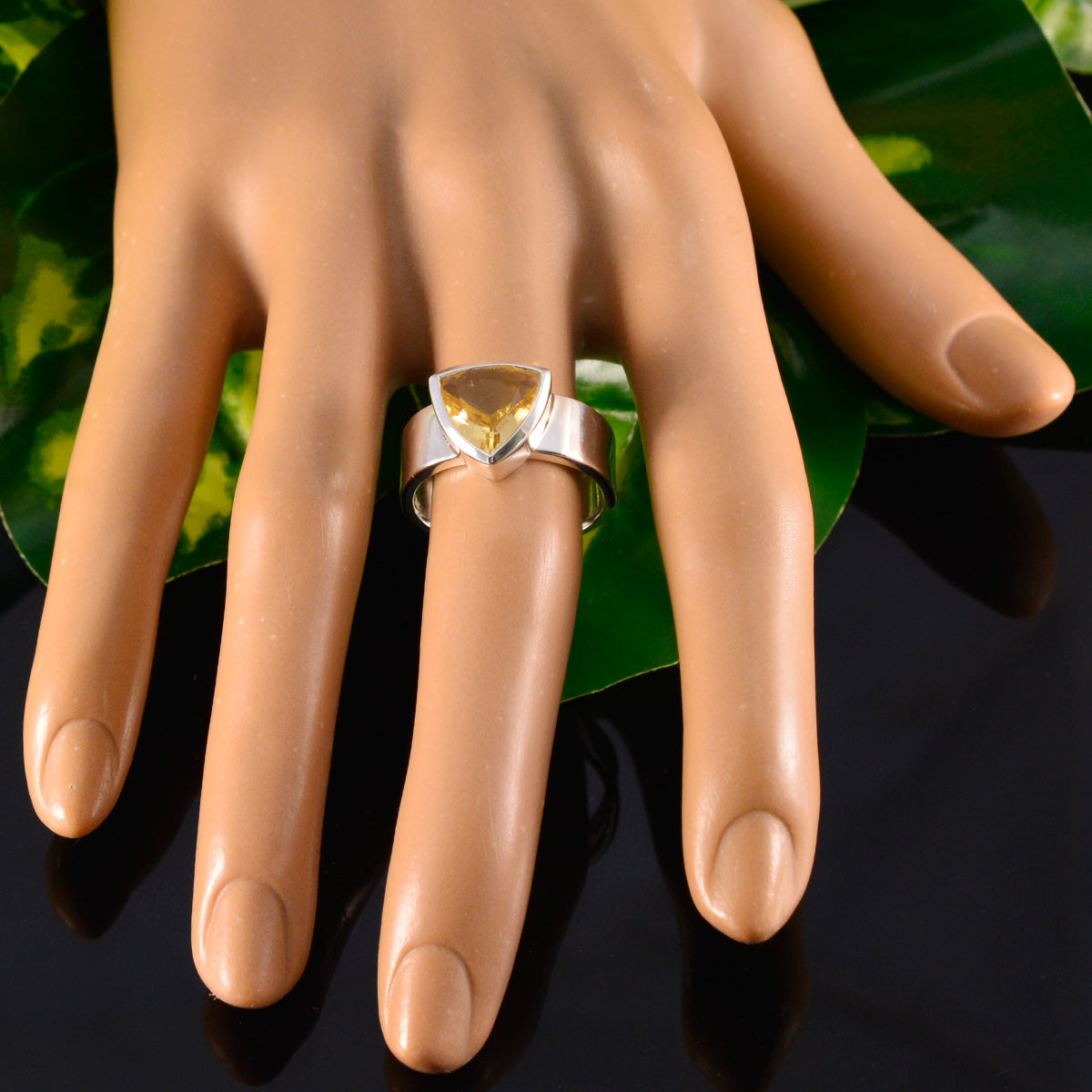 Teresa Signet Yellow Solitaire Band