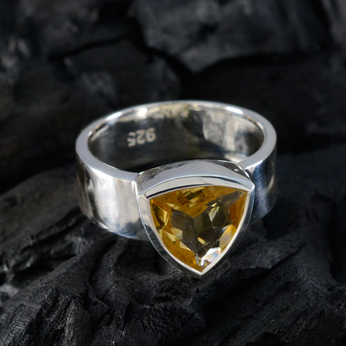 Teresa Signet Yellow Solitaire Band