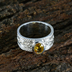 Mathilde Twist Yellow Solitaire Band