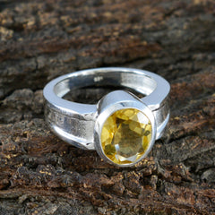 Florencia Glamorous Yellow Solitaire Ring