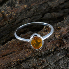 Dewi Romantic Yellow Solitaire Ring