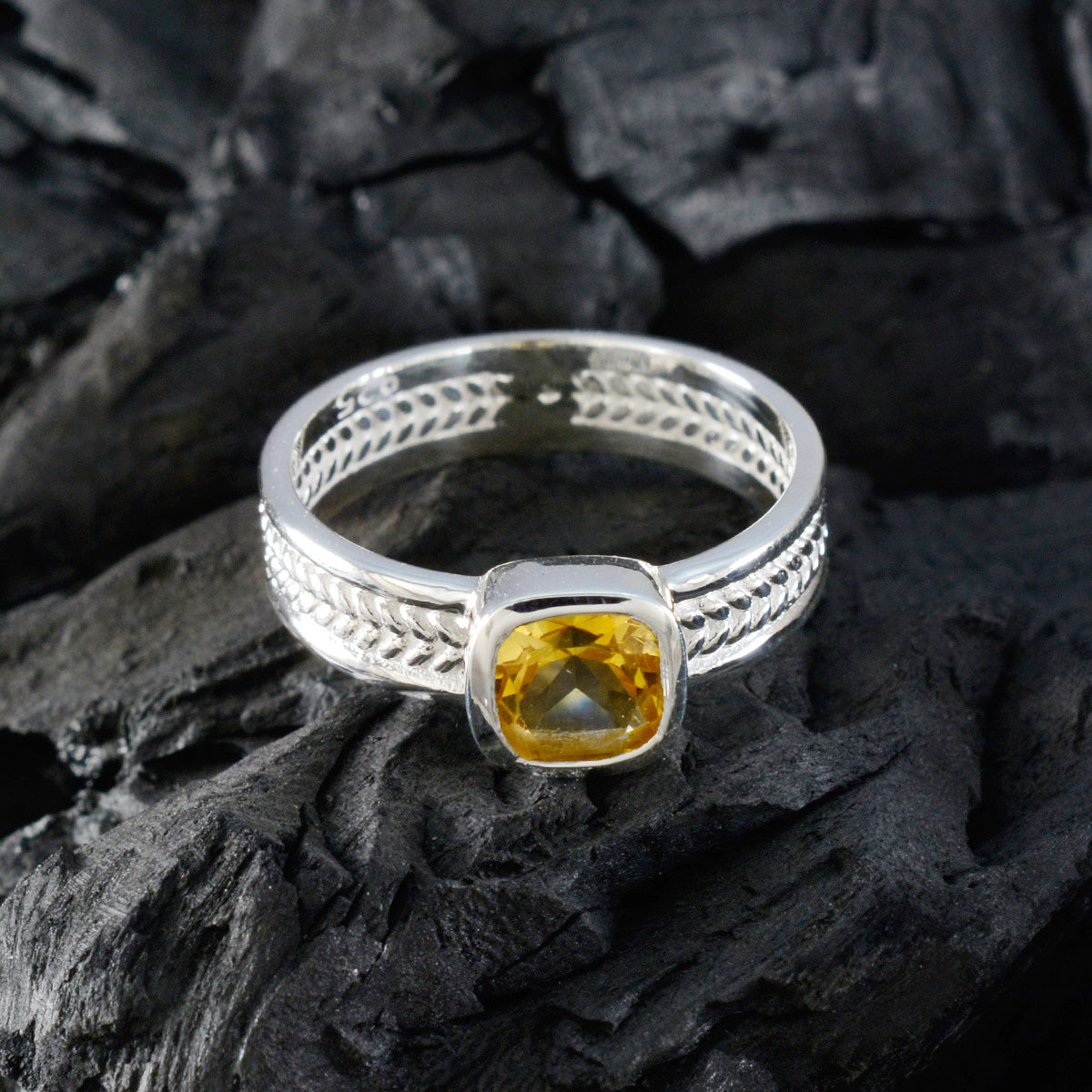 Luna Rope-Wire Yellow Solitaire Band