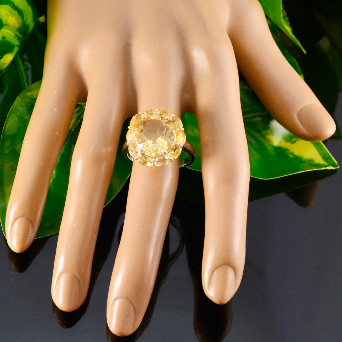 Lili Modern Yellow multiple Ring