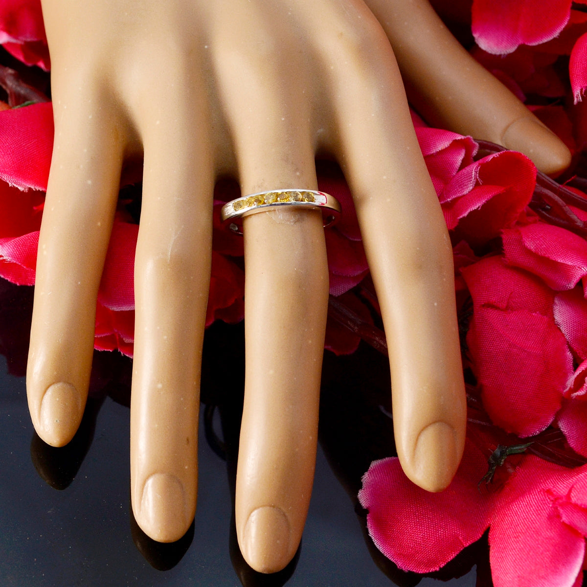 Aisha Feminine Yellow multiple Band