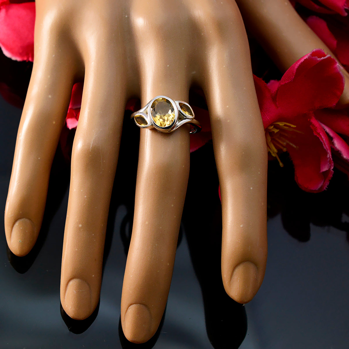 Riley Feminine Yellow Trilogy Ring