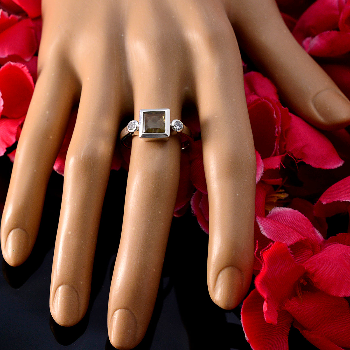 Nisa Graceful Yellow Trilogy Ring