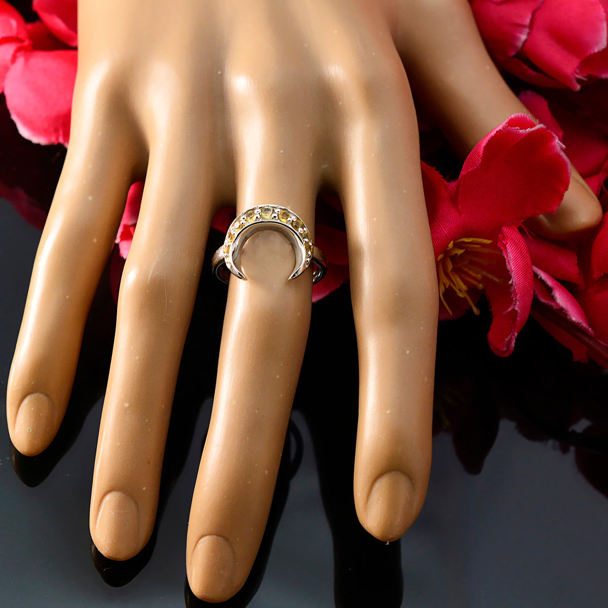 Nari Boho Yellow multiple Ring