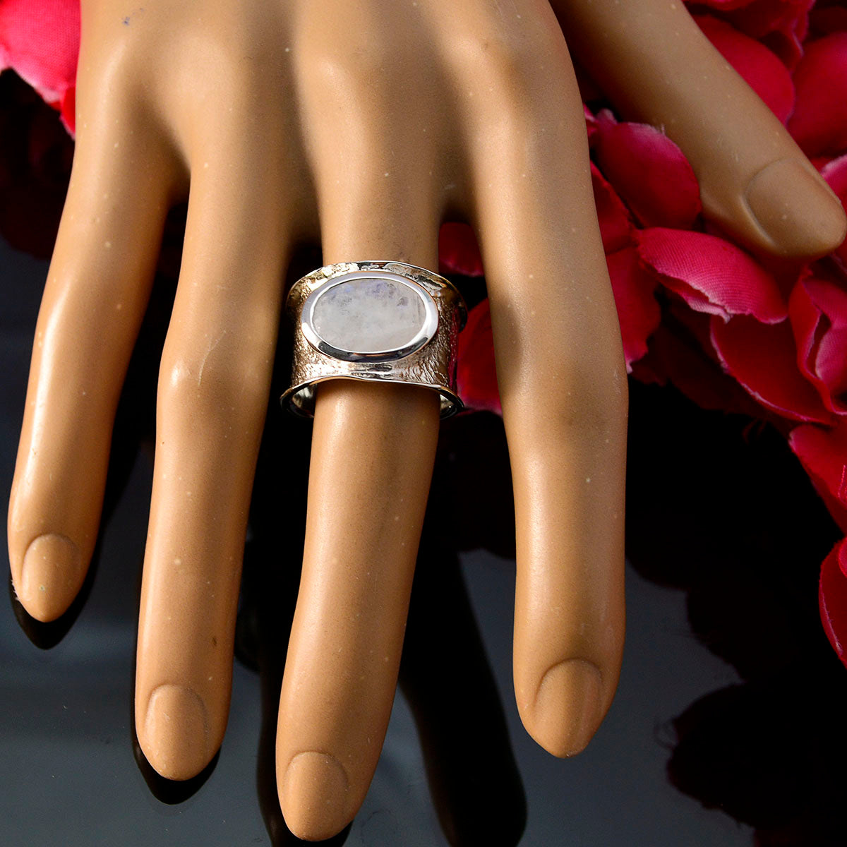 Anna Oversized White Solitaire Band