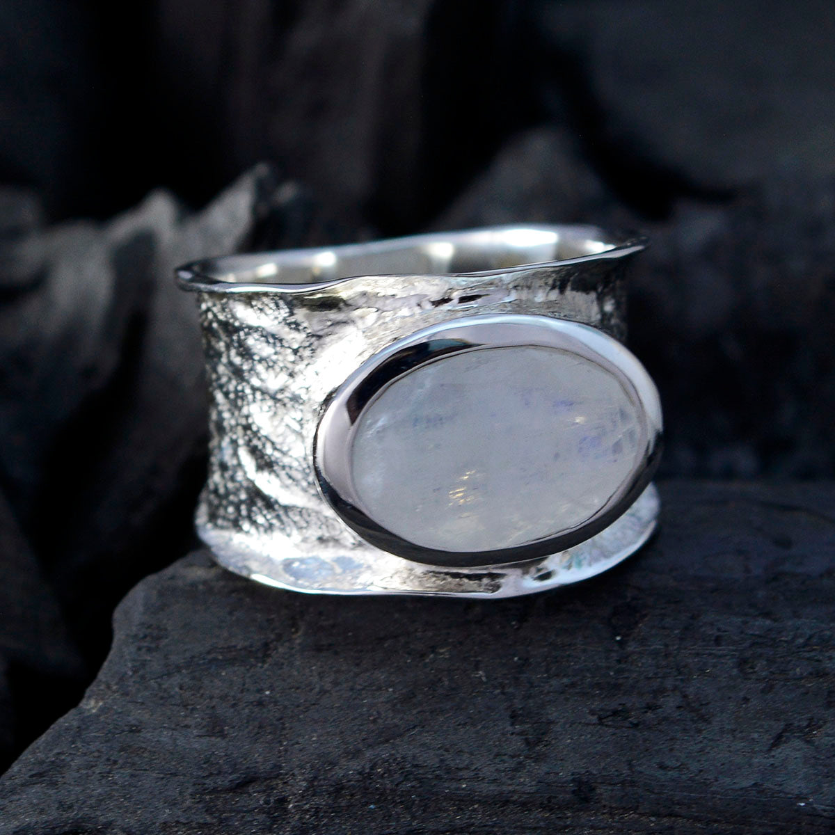 Anna Oversized White Solitaire Band