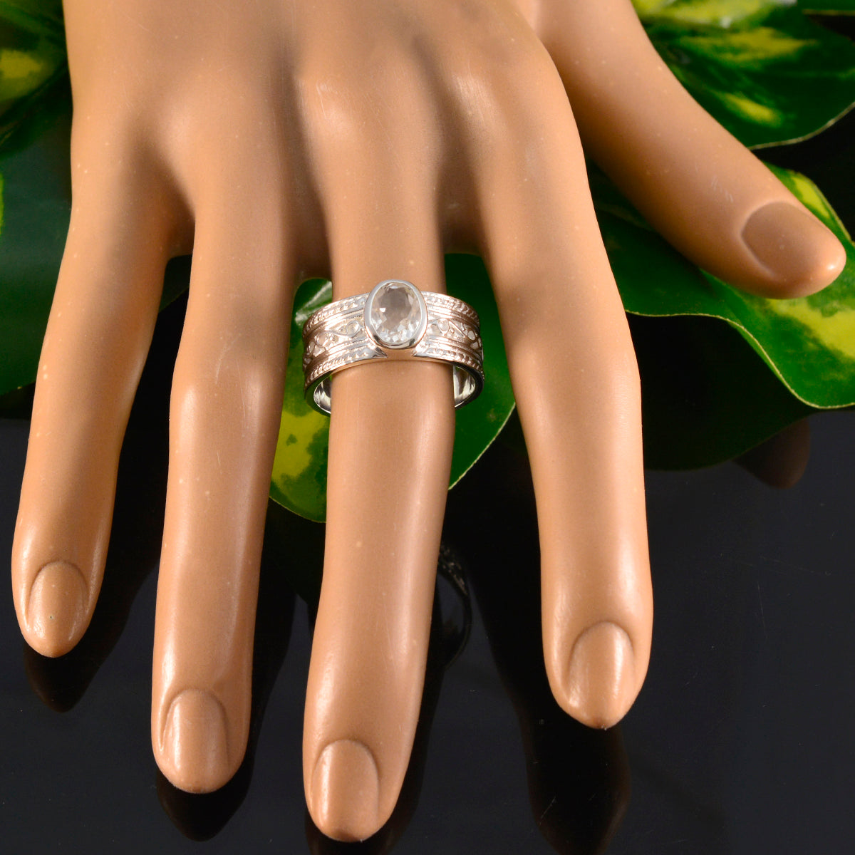 Siti Twist White Solitaire Band