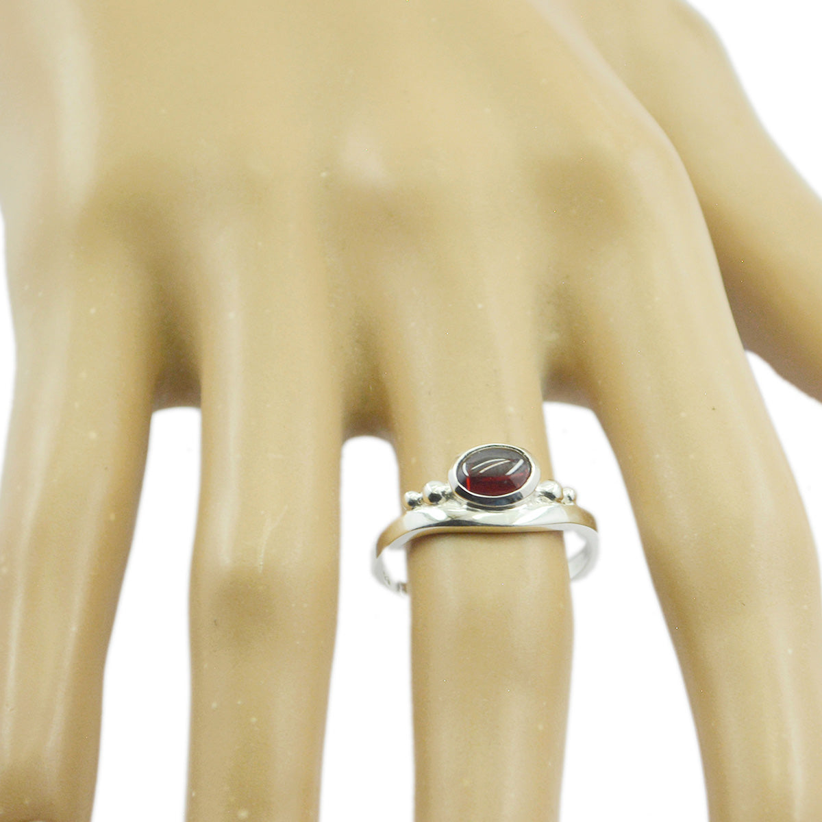 Putri Romantic Light Green Solitaire Ring