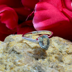 Violet Feminine Light Green Solitaire Ring