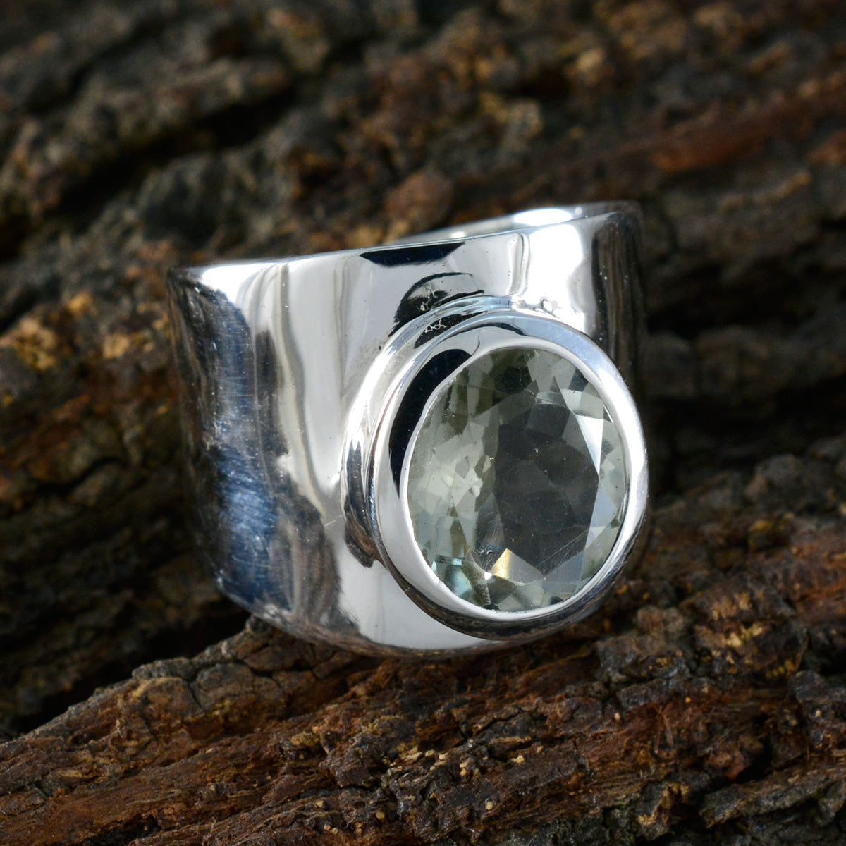 Angel Armor Light Green Solitaire Ring