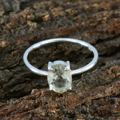 Jiwoo Glamorous Light Green Solitaire Ring
