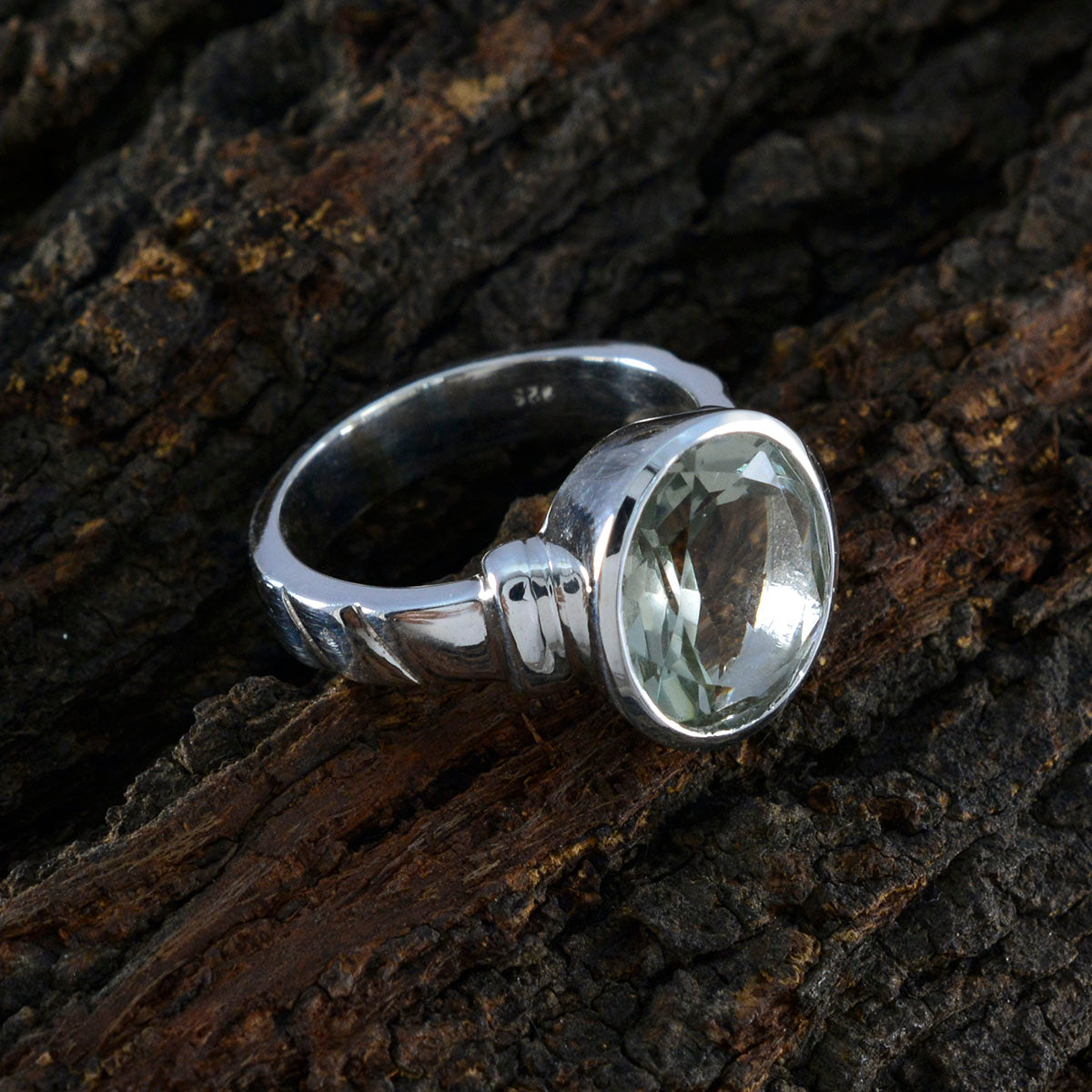 Daniela Graceful Light Green Solitaire Ring