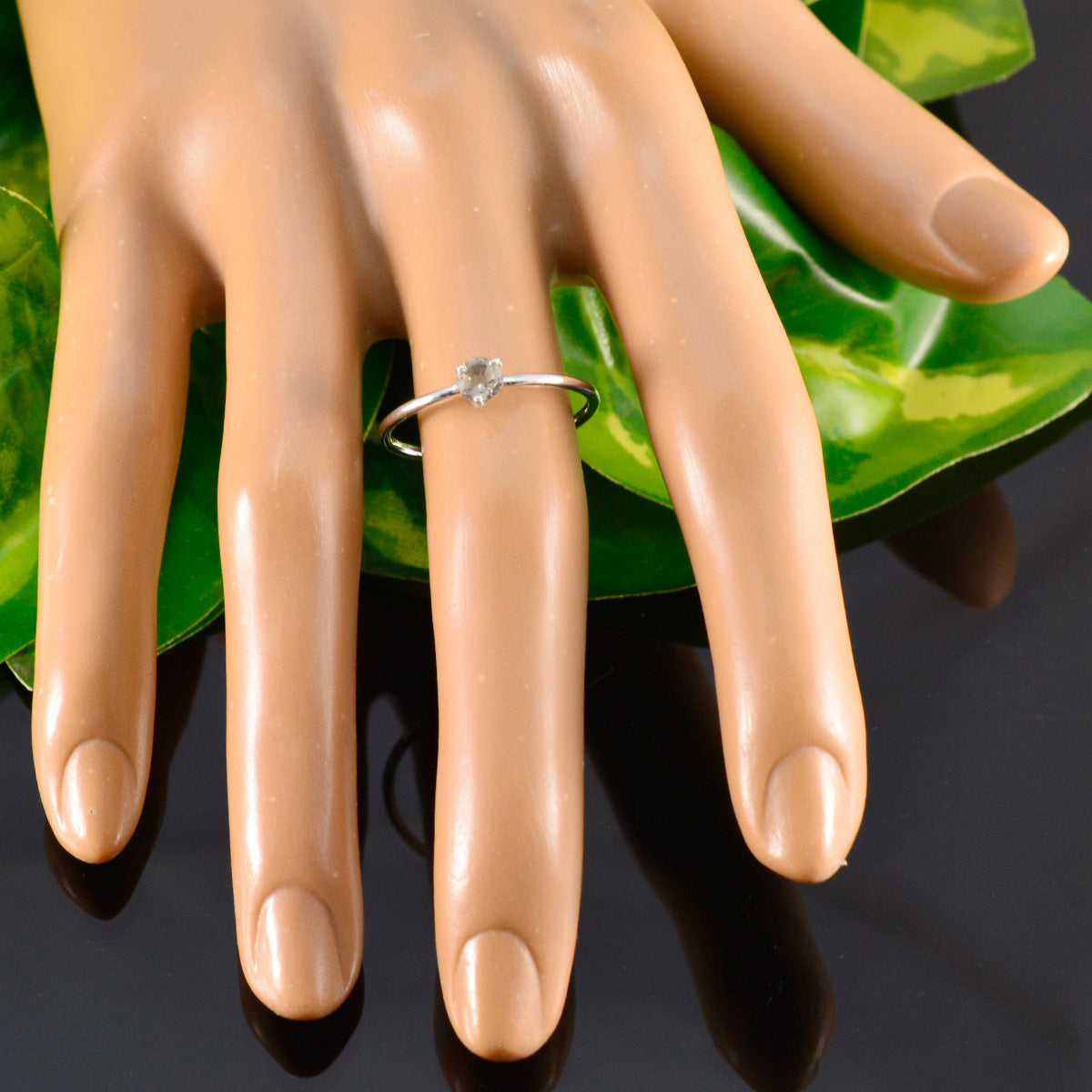 Yuki Graceful Light Green Solitaire Ring