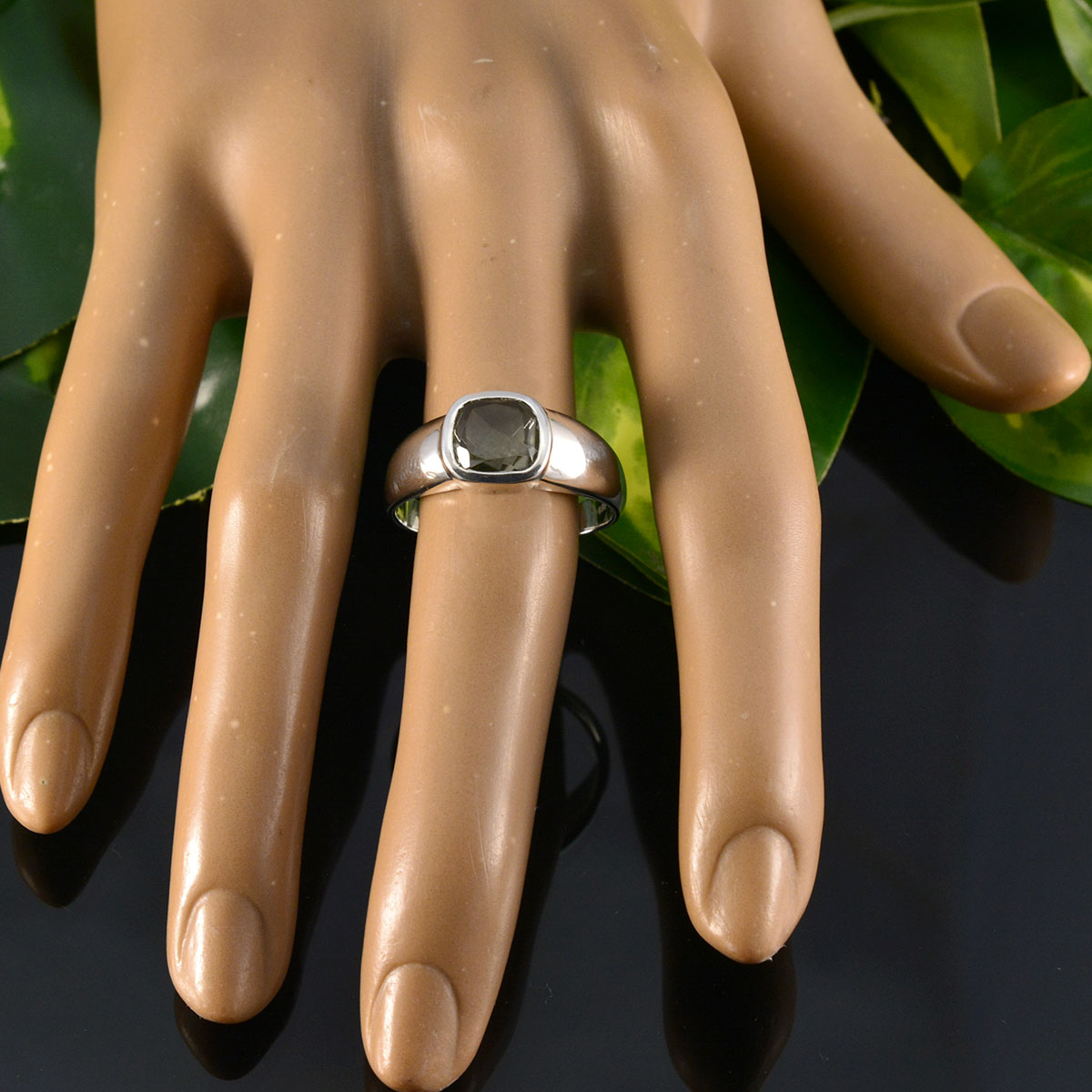 Pilar Artisan Light Green Solitaire Ring