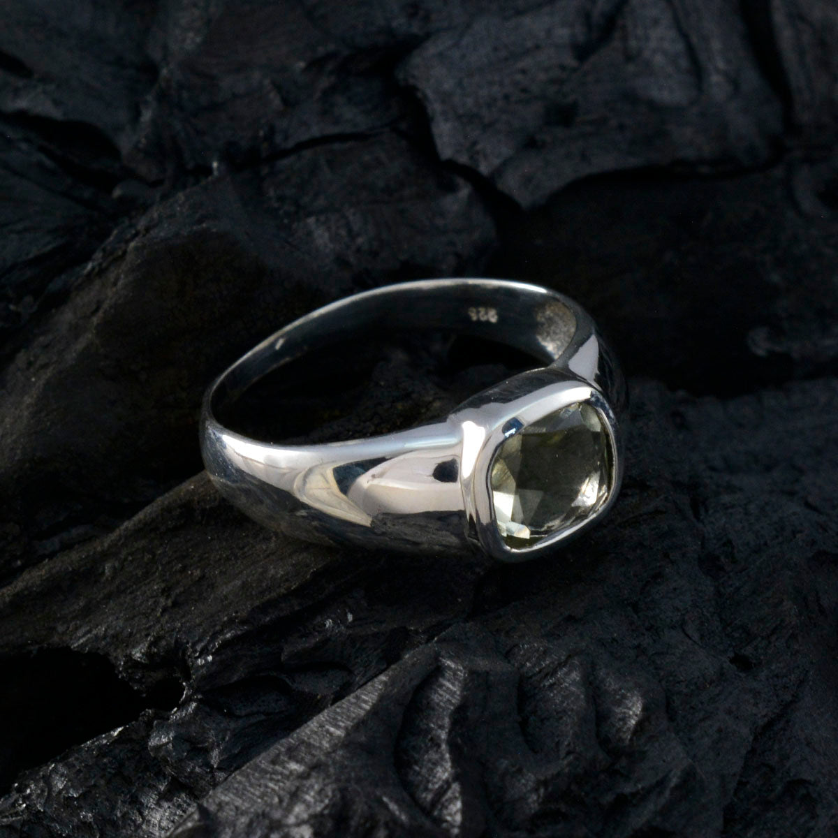 Pilar Artisan Light Green Solitaire Ring