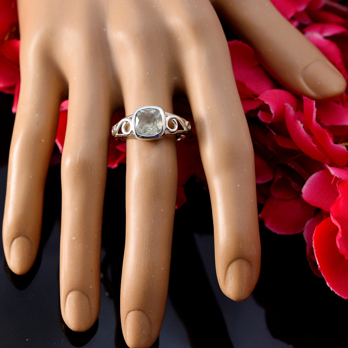 Ida Fairytale Light Green Solitaire Ring