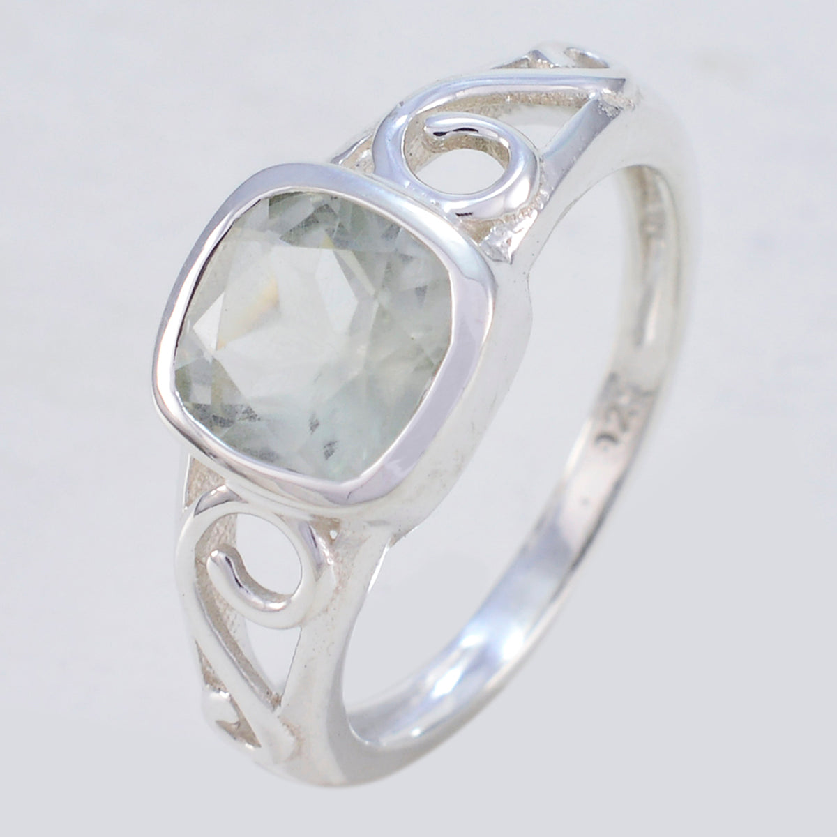 Ida Fairytale Light Green Solitaire Ring