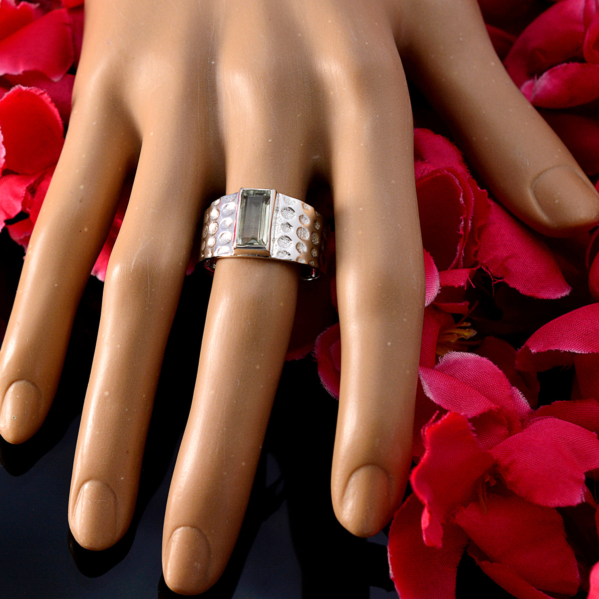 Isla Signet Light Green Solitaire Ring
