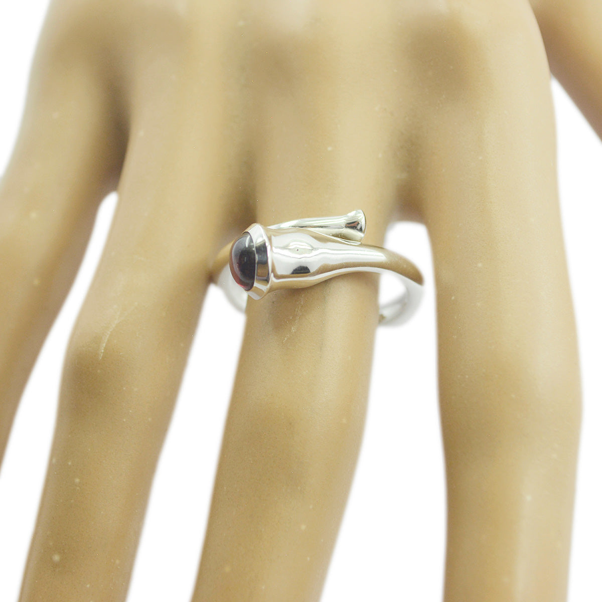 Katarina Glamorous Red Solitaire Ring