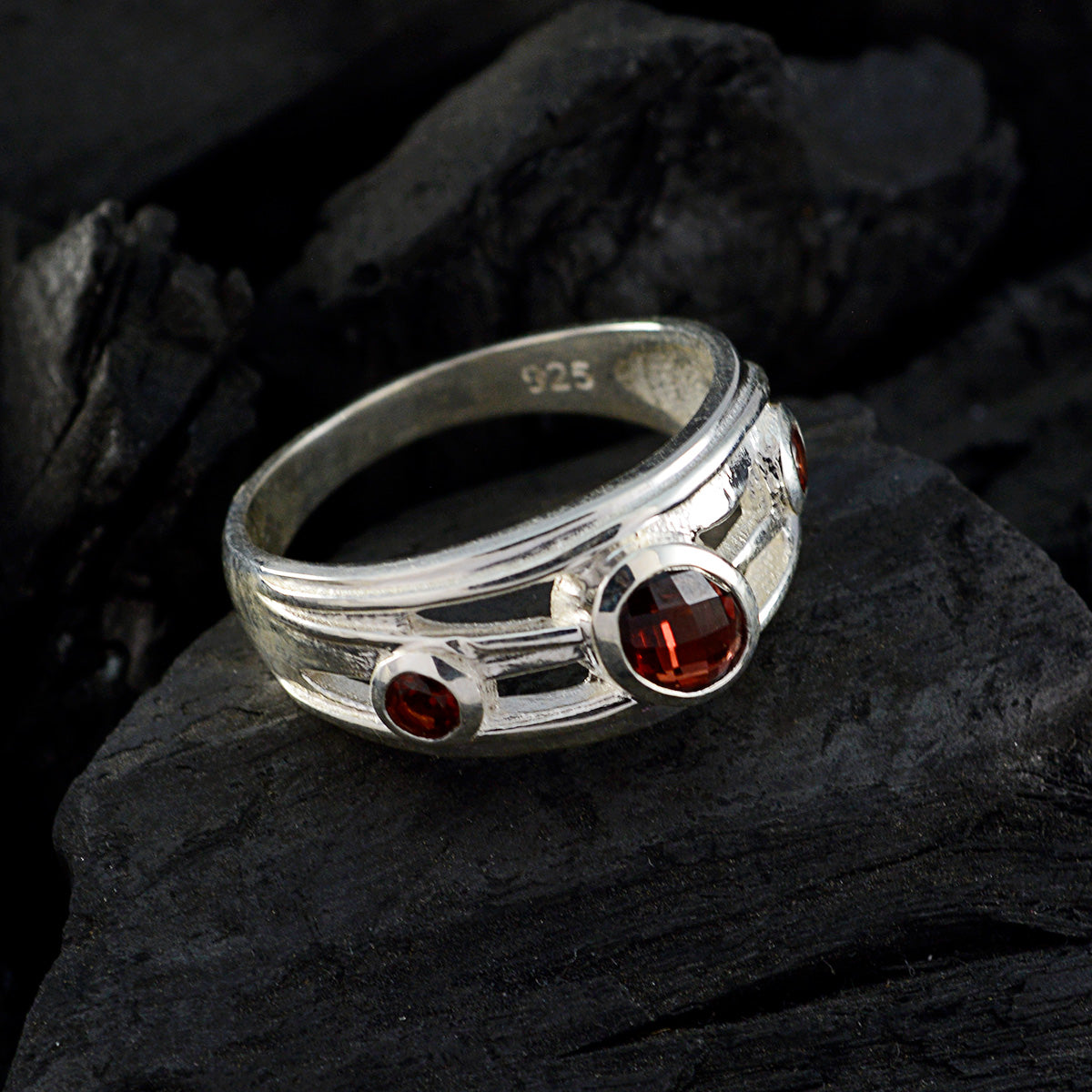 Julieta Glamorous Red Trilogy Ring