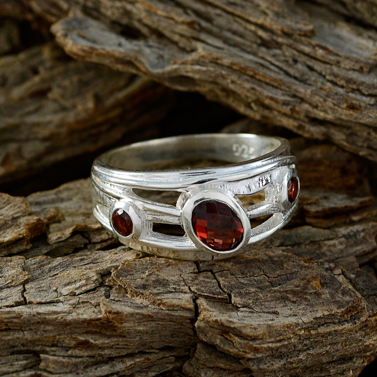 Julieta Glamorous Red Trilogy Ring
