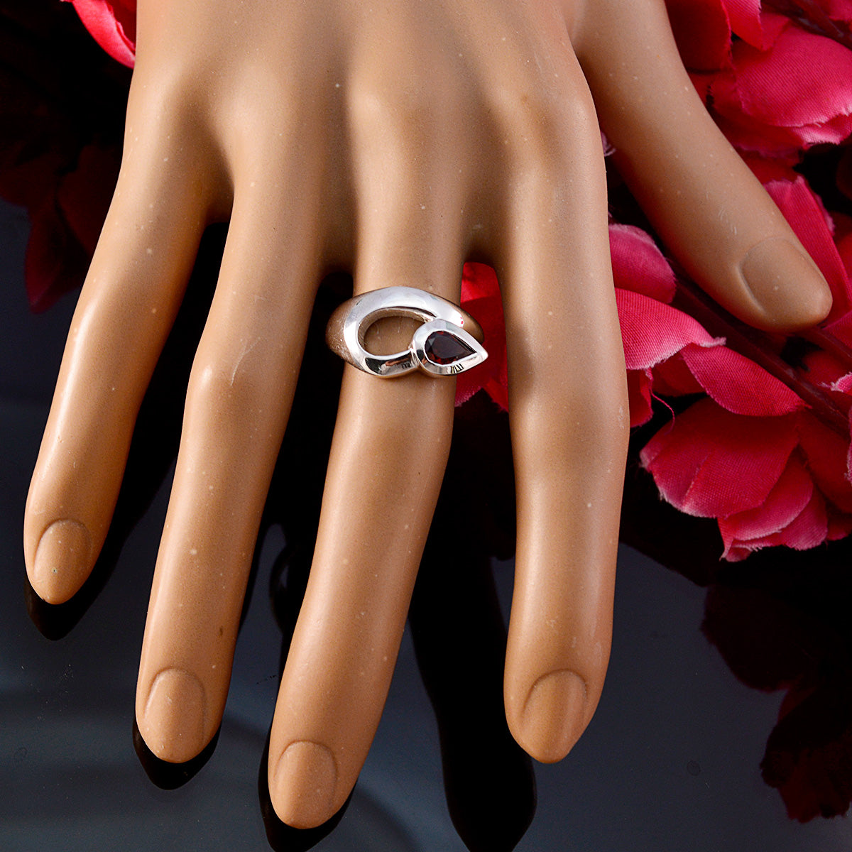 Pilar valentine Red Solitaire Ring