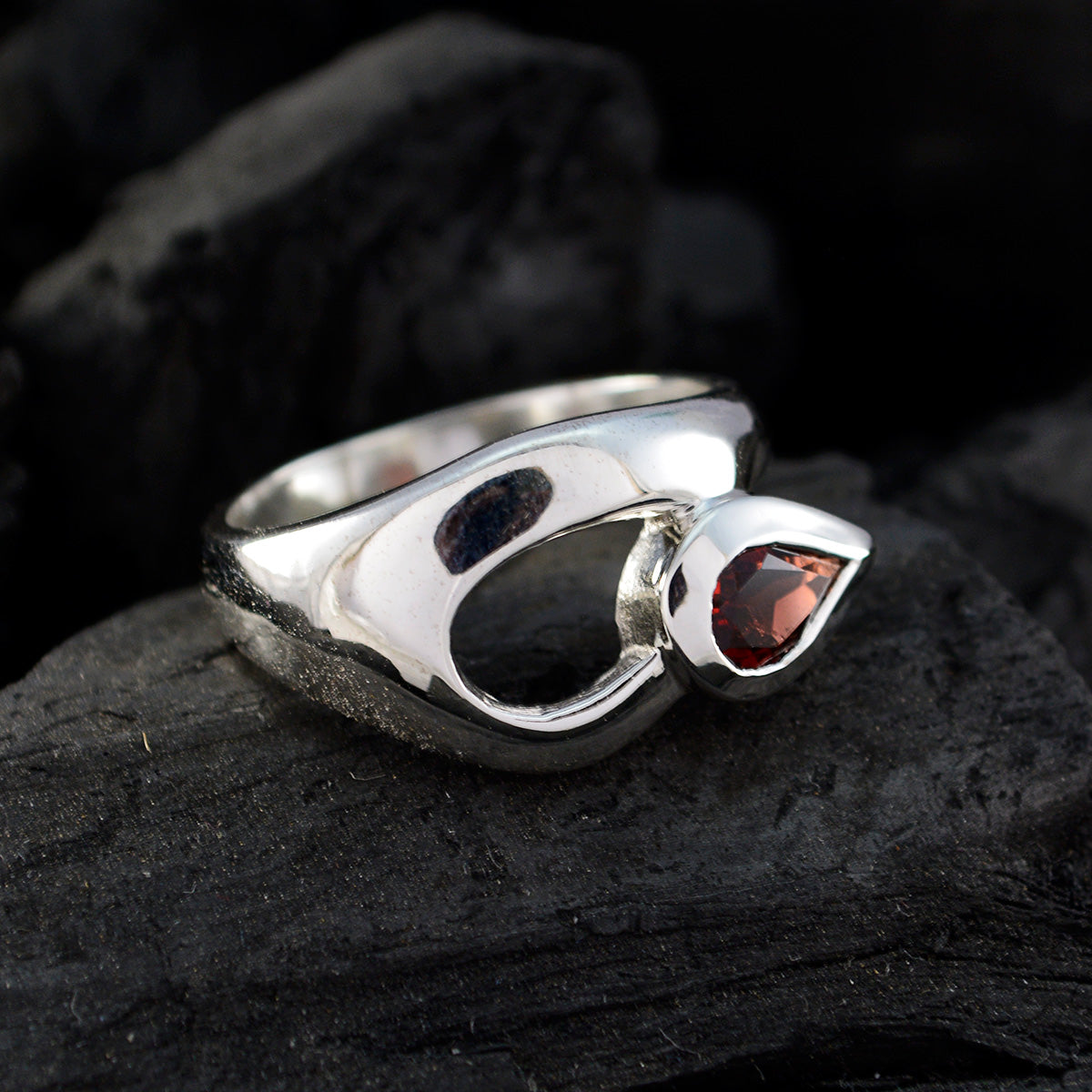 Pilar valentine Red Solitaire Ring