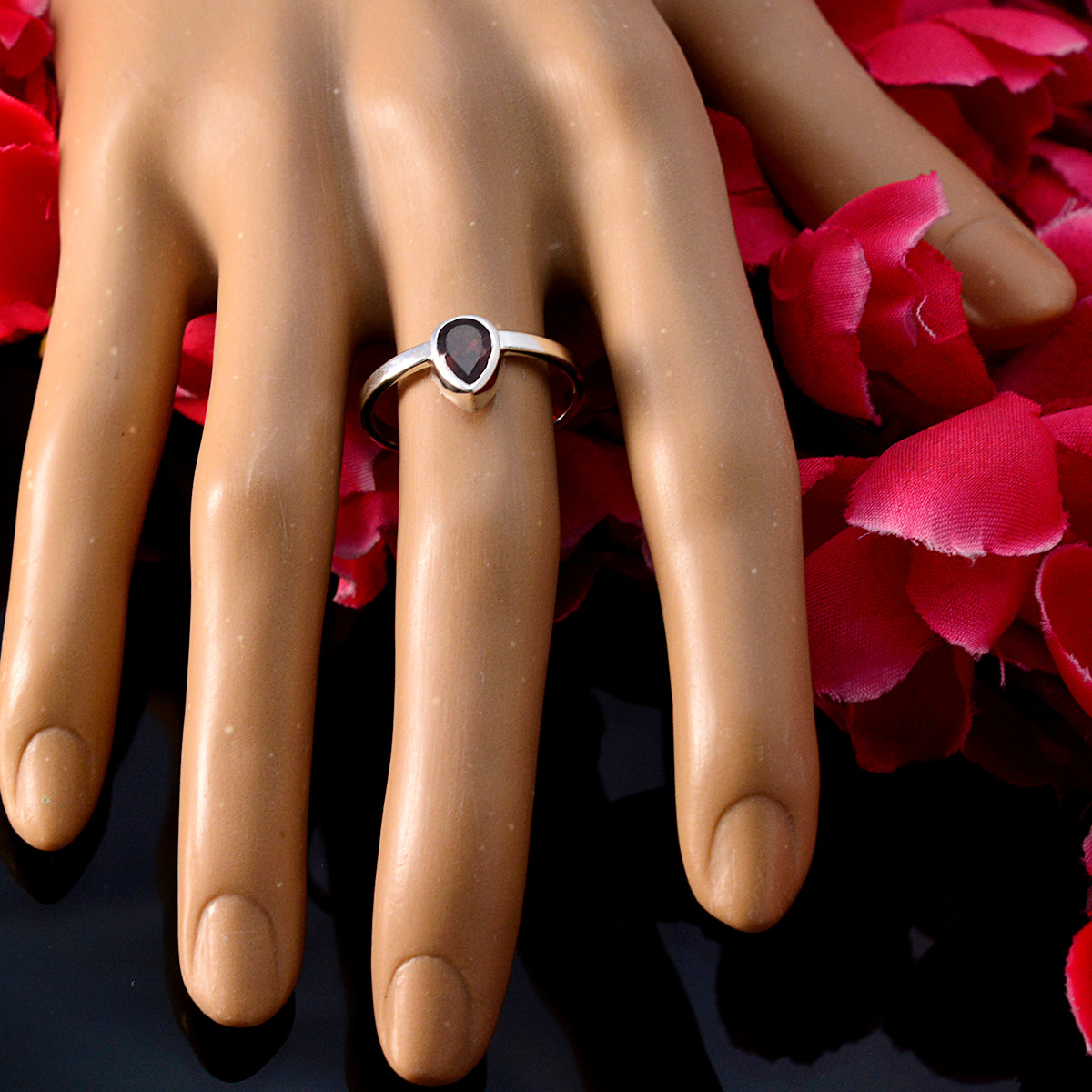Ling Romantic Red Solitaire Ring