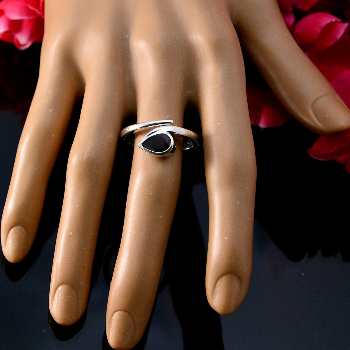Yasmin Luxurious Red Solitaire Ring