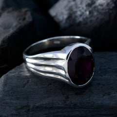 Victoria propsel Red Solitaire Ring