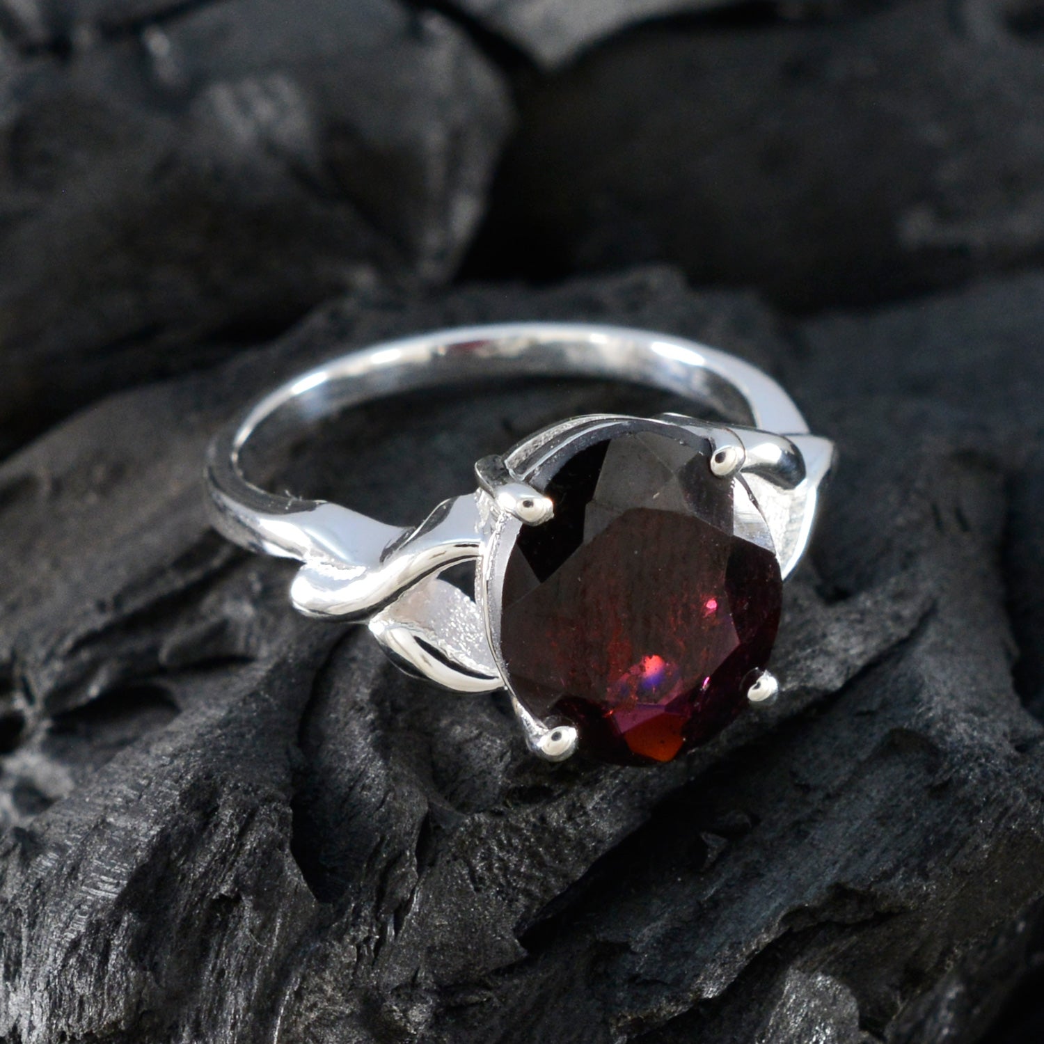 Siti Artisan Red Solitaire Ring