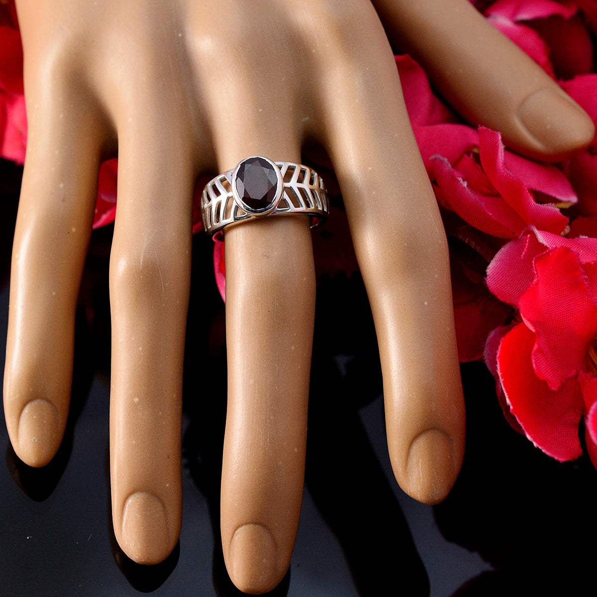 Bianca Rope-Wire Red Solitaire Ring