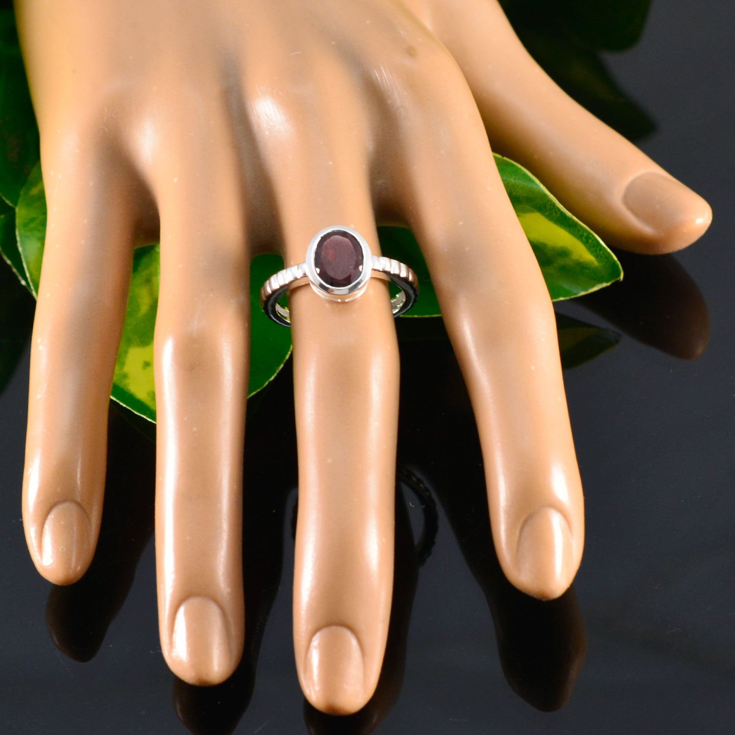 Dewi Cultural Red Solitaire Ring