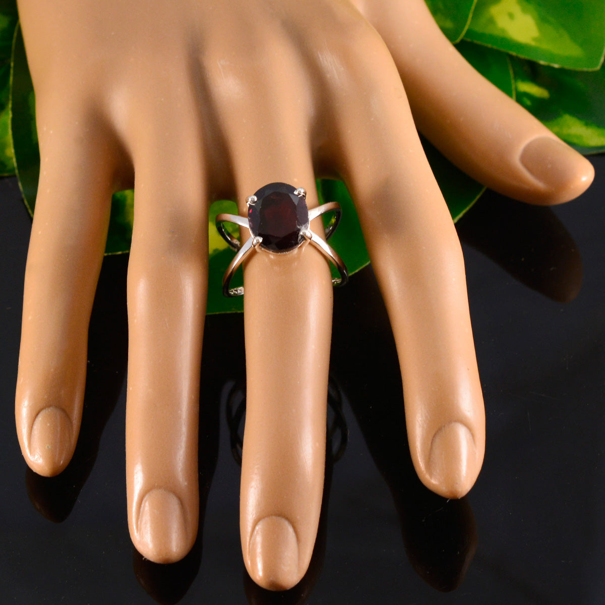 Lili Trendy Red Solitaire Ring