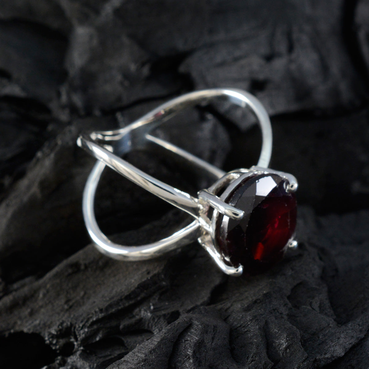 Lili Trendy Red Solitaire Ring