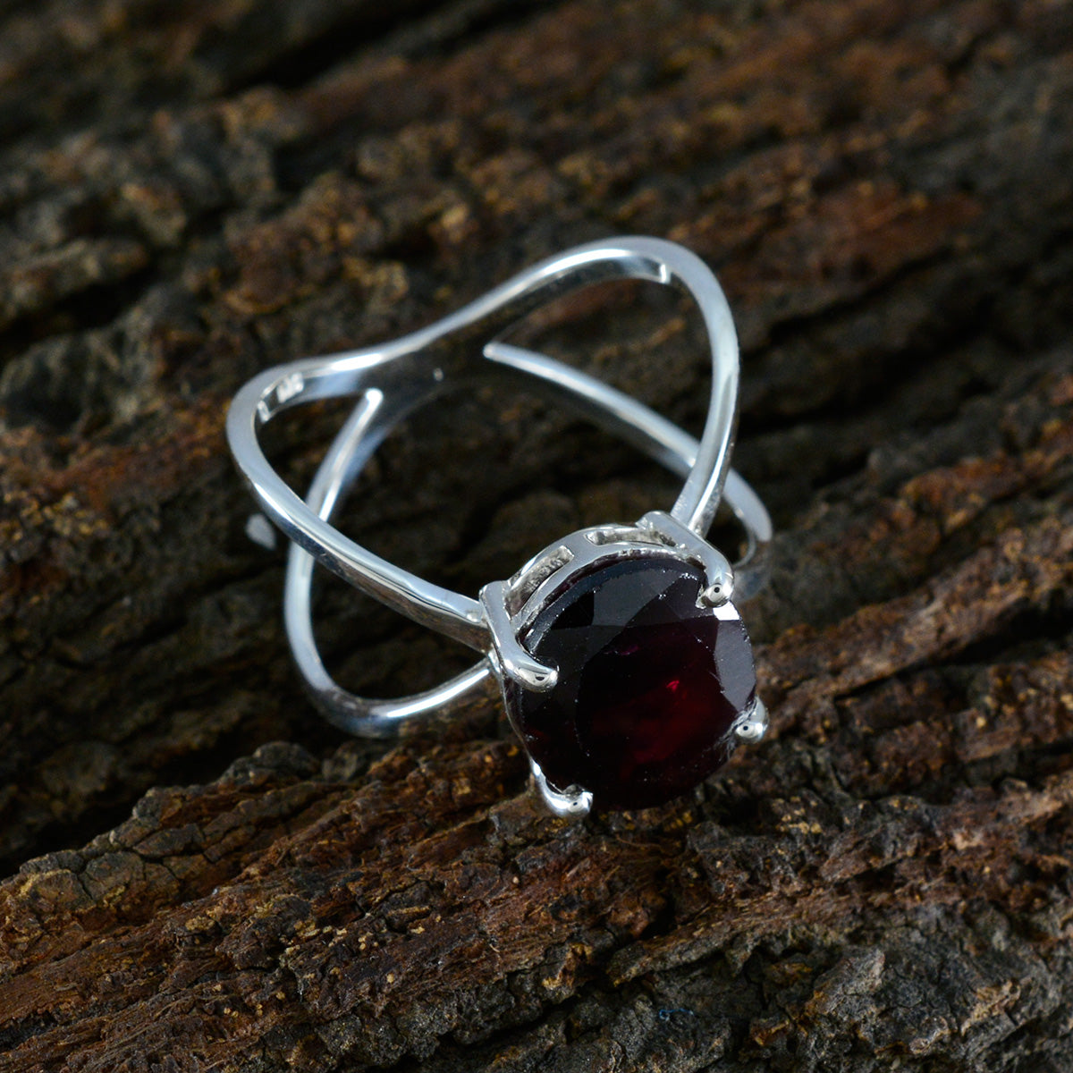 Lili Trendy Red Solitaire Ring