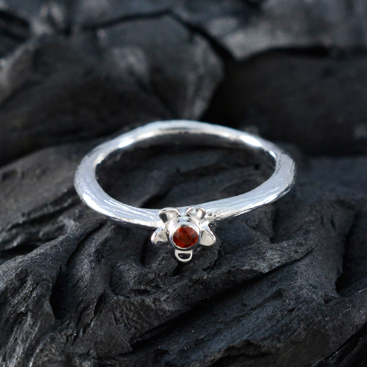 Maria Glamorous Red Solitaire Ring